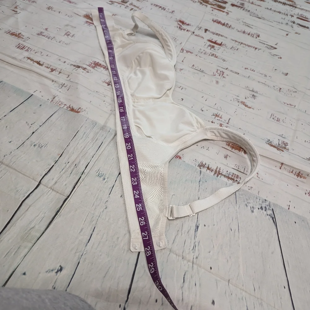 Lululemon adjustable sports bra